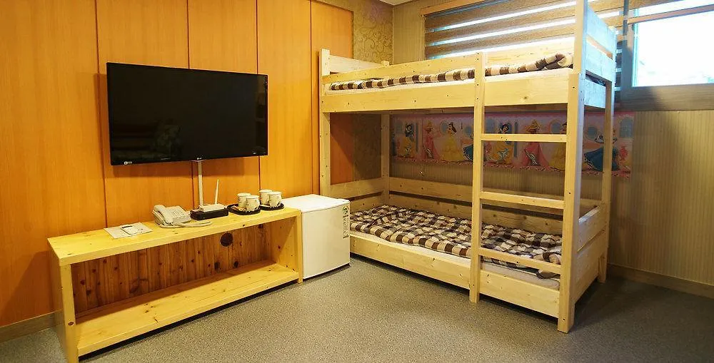**  J2 Family Hotel Jeju Corée du Sud