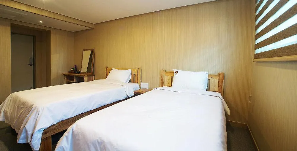 **  J2 Family Hotel Jeju Corée du Sud