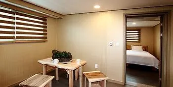 J2 Family Hotel Jeju Güney Kore